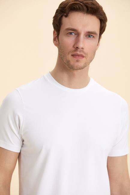 White Basic T-Shirt Beyaz