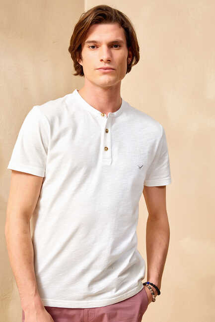 SMILE - NORTH HENLEY T- SHIRT - OFF WHITE